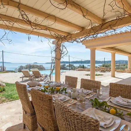 In Peloponnese By Petrothalassa Villa *