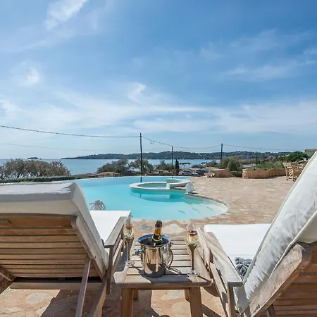 In Peloponnese By Petrothalassa Villa